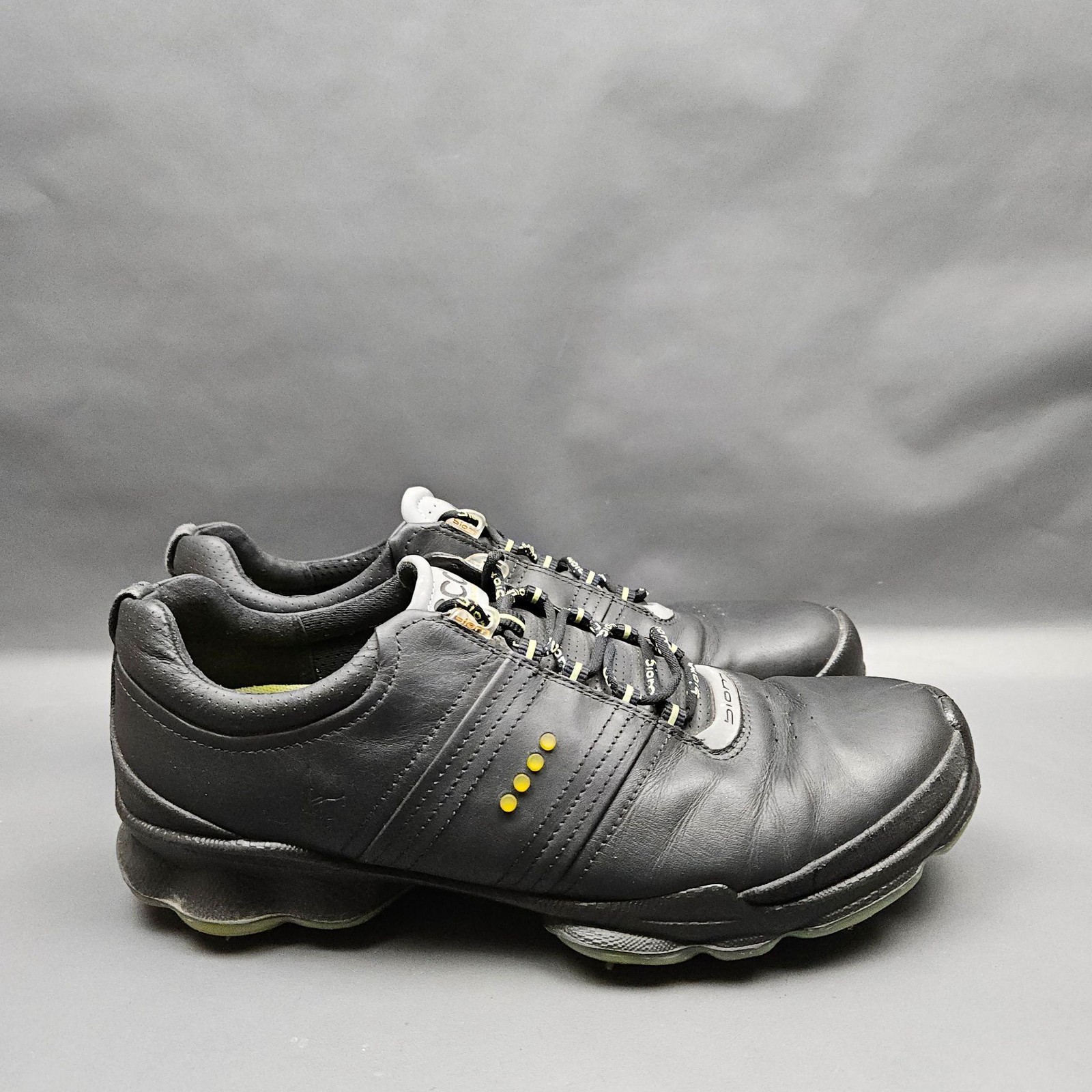 ECCO Biom Hydromax Golf Shoes Mens 10 Black Leather Spiked Athletic Sneakers