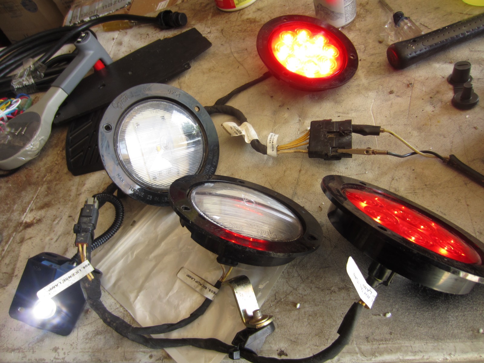 OEM Paccar Tail Light Harness - P92-5522-1720 + 45 grote lights OEM Paccar Tail Light Harness - P92-5522-1720 + 45 grote lights