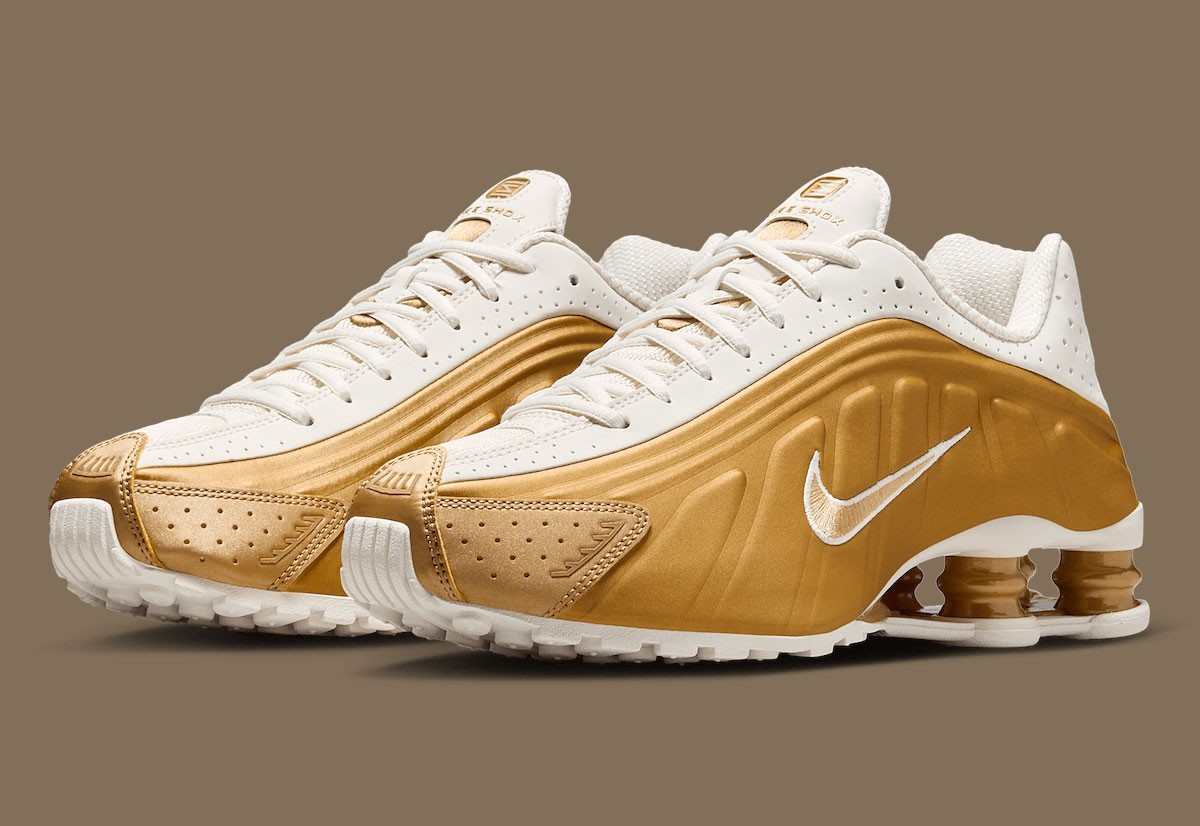 Nike Women's Shox R4 Shoes Soft Pearl Metallic Gold AR3565-010 NEW Nike Women's Shox R4 Shoes Soft Pearl Metallic Gold AR3565-010 NEW