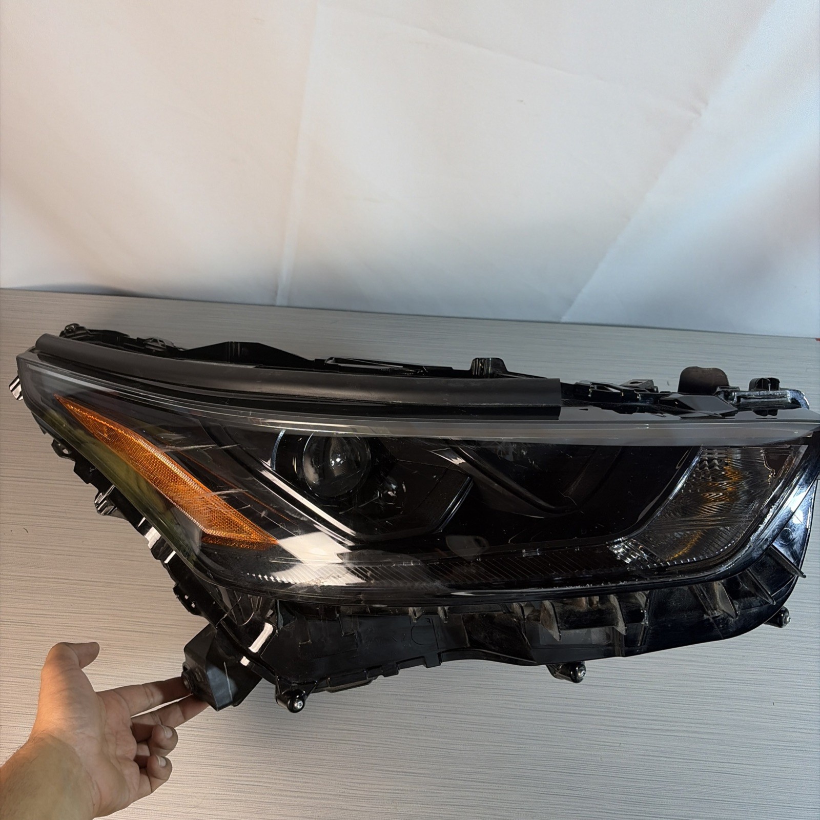 2020 - 2024 Toyota Highlander Passenger Right RH LED Headlight OEM 2100 (READ)