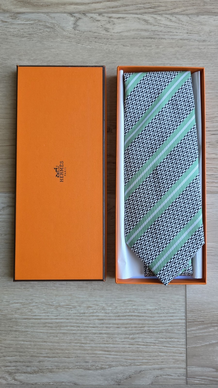 Hermes Paris Silk Tie Green Black White Striped Houndstooth Geometric W/ Box Hermes Paris Silk Tie Green Black White Striped Houndstooth Geometric W/ Box