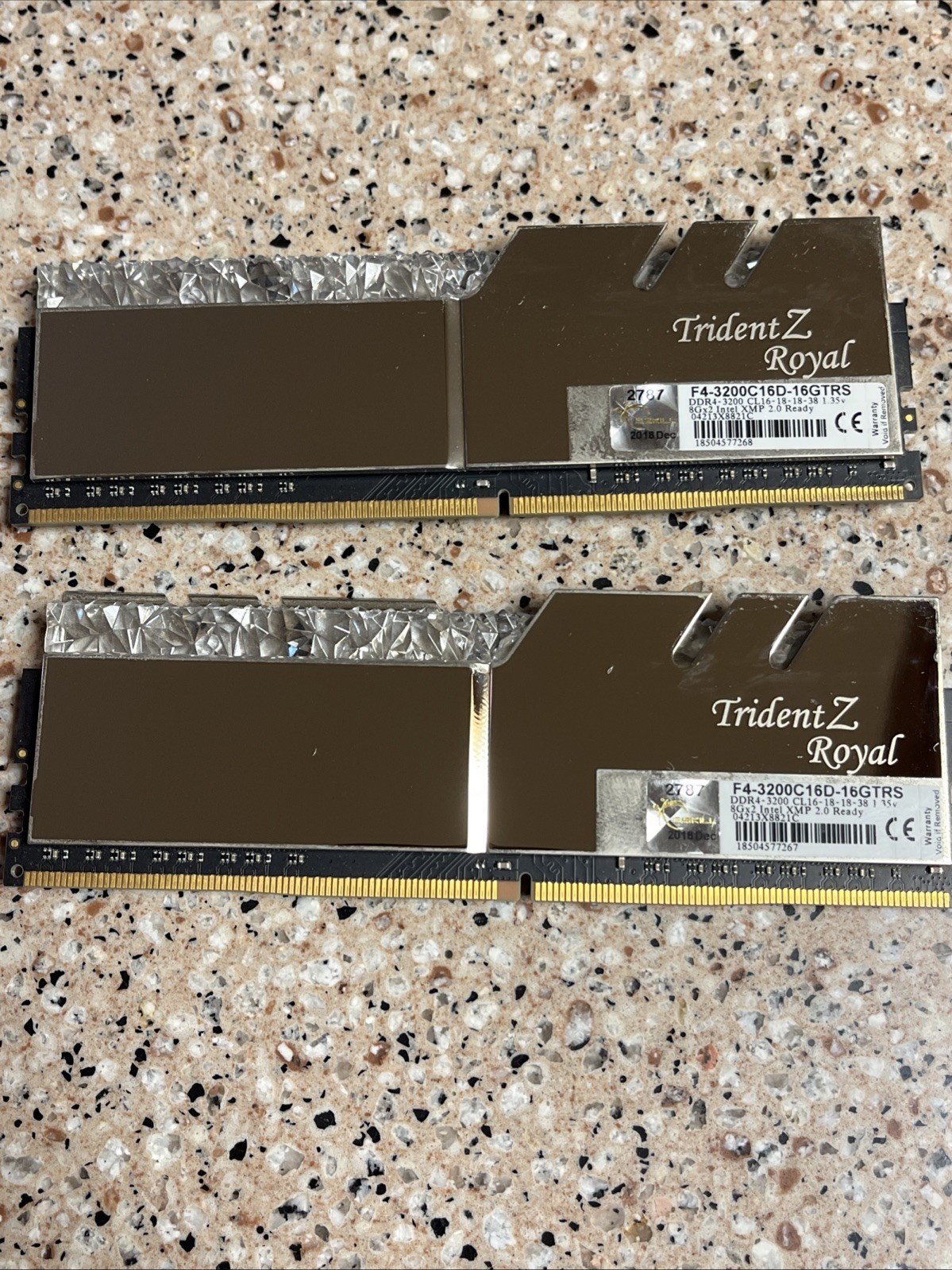 G.Skill Trident Z Royal Series 16GB (2x8GB) RAM DDR4 3200MHz F4-3200C16D-16GTRS