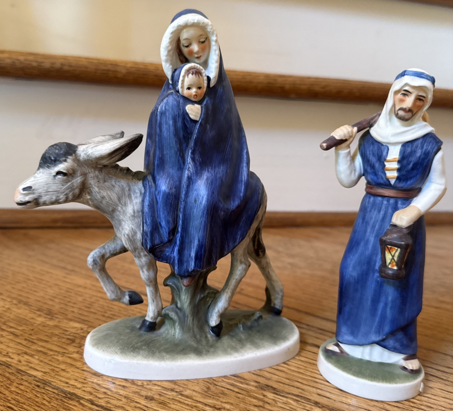 GOEBEL HUMMEL Porcelain Figurines FLIGHT INTO EGYPT Mary Jesus Joseph ROB 405A&B