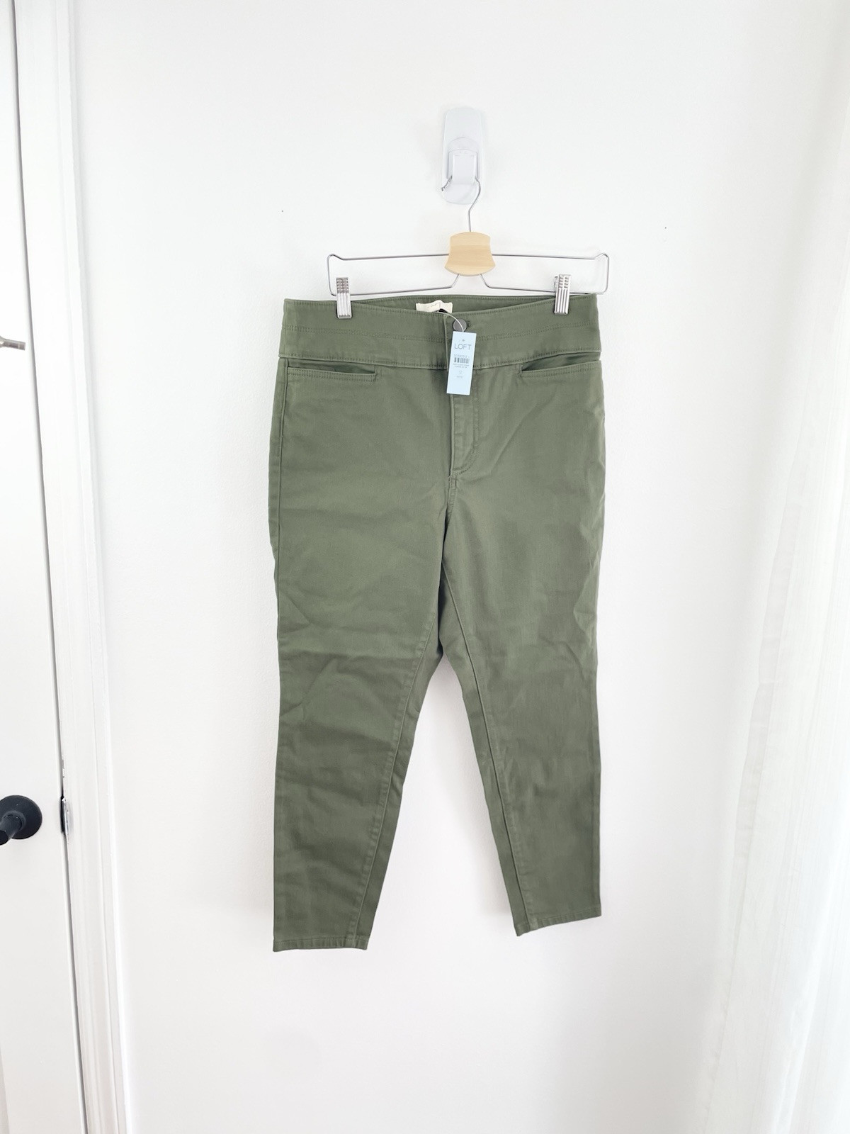 Loft 12P Green Olive Ankle Casual Pants Women’s 12 Petite NWT Loft 12P Green Olive Ankle Casual Pants Women’s 12 Petite NWT