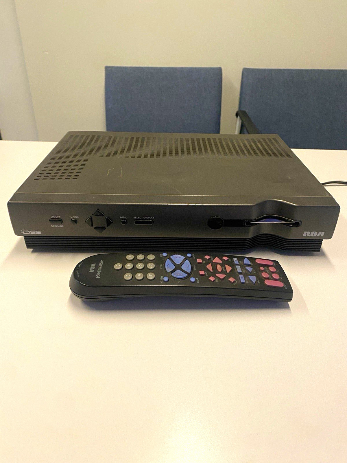 Vintage RCA Digital Satellite Receiver DRD102RW DIRECTV Box Remote & Access Card