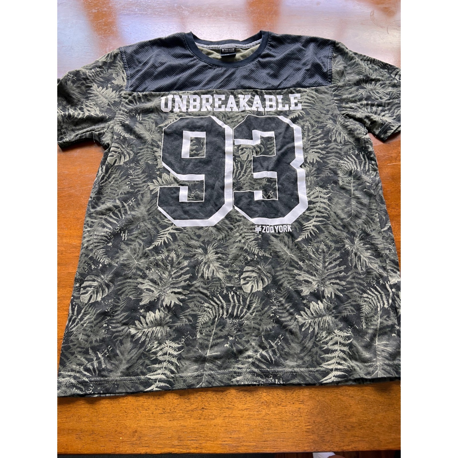Zoo York T-Shirt Mens Large Green Excellent Unbreakable 93 Graphic Mesh Yoke Zoo York T-Shirt Mens Large Green Excellent Unbreakable 93 Graphic Mesh Yoke