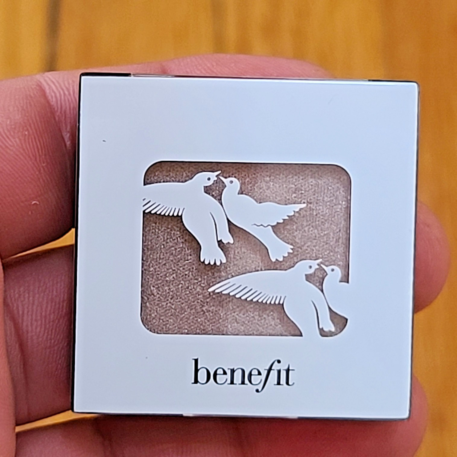 BENEFIT ~ VELVET EYESHADOW ~ GIMME SOME PLUM ~ 0.11 OZ BOXED BENEFIT ~ VELVET EYESHADOW ~ GIMME SOME PLUM ~ 0.11 OZ BOXED