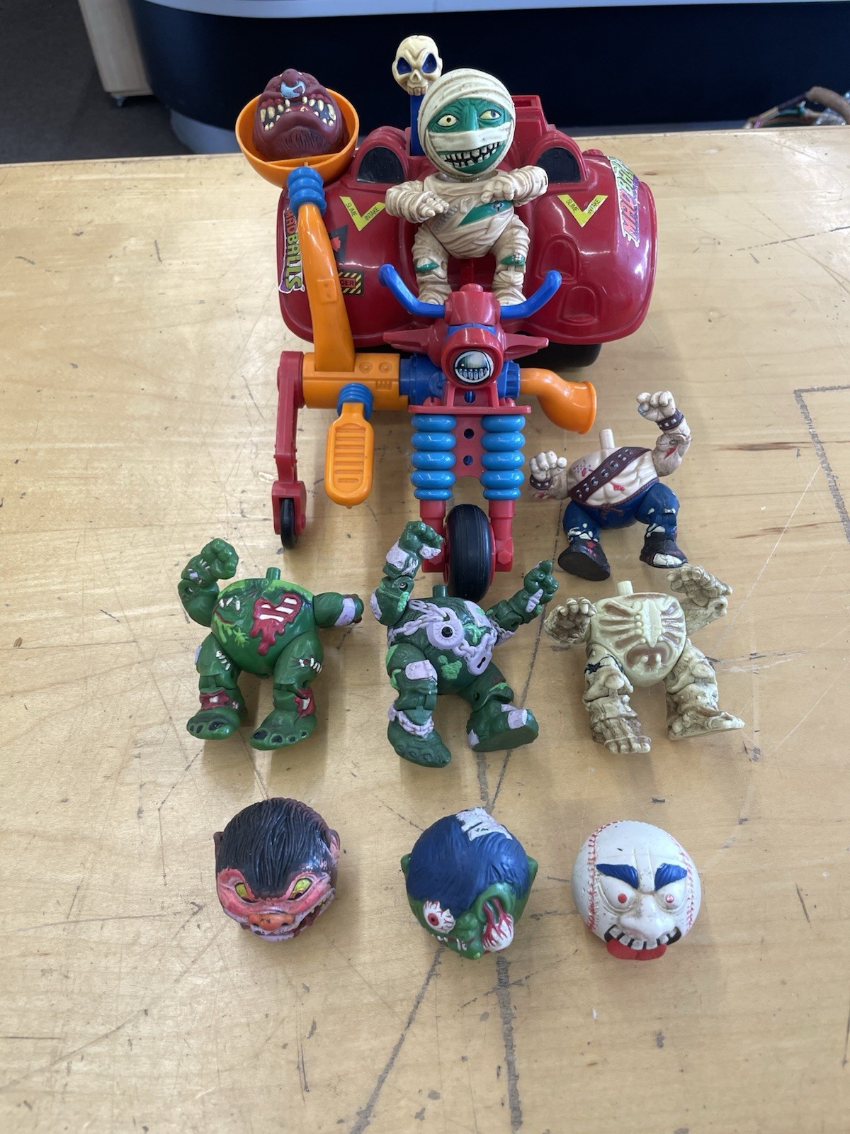 Lot Of 9 Vintage Madballs (Bodies & Heads, 1 Complete) + Rollercycle (READ)