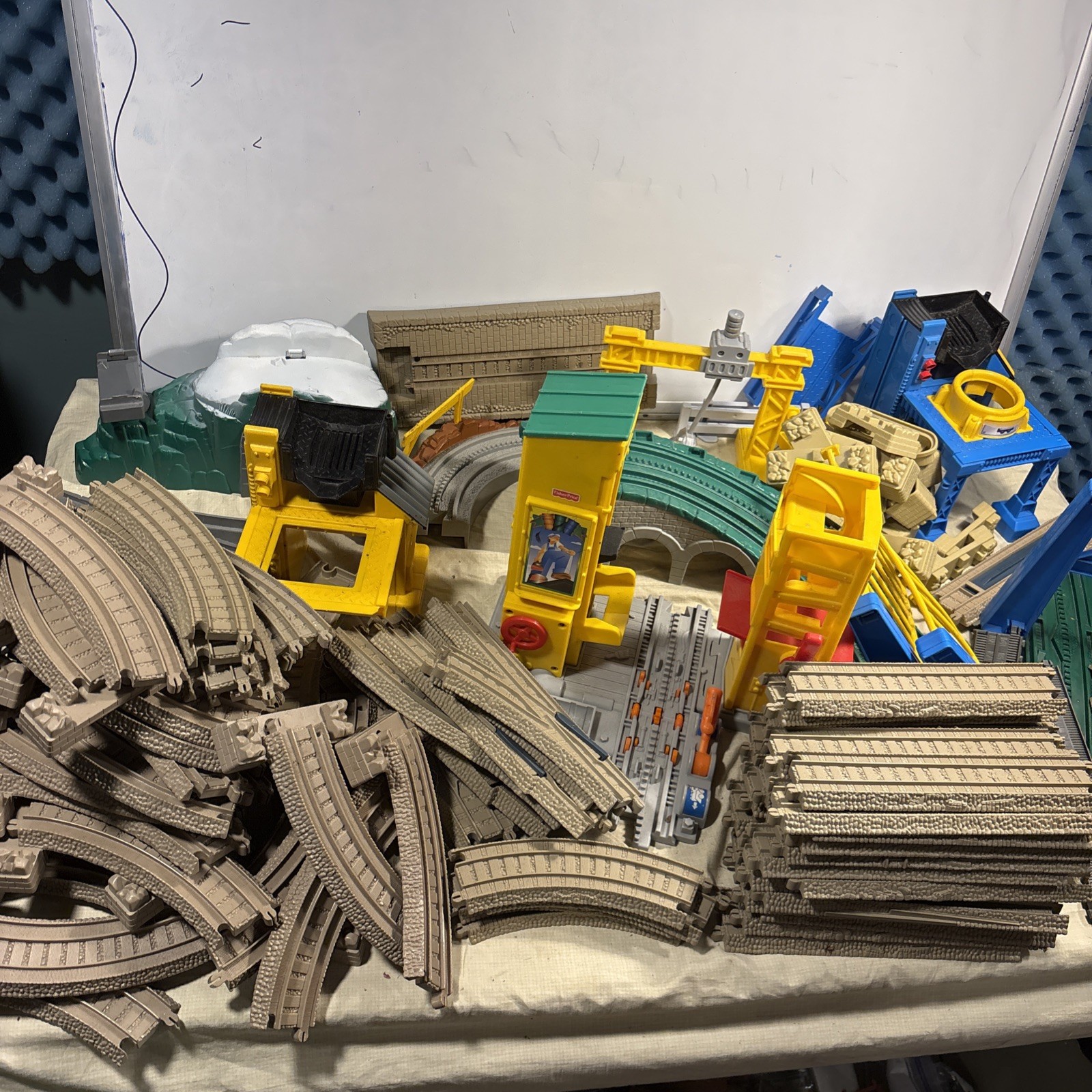 HUGE Fisher Price GeoTrax GeoMotion Town Railway Lot HUGE Fisher Price GeoTrax GeoMotion Town Railway Lot