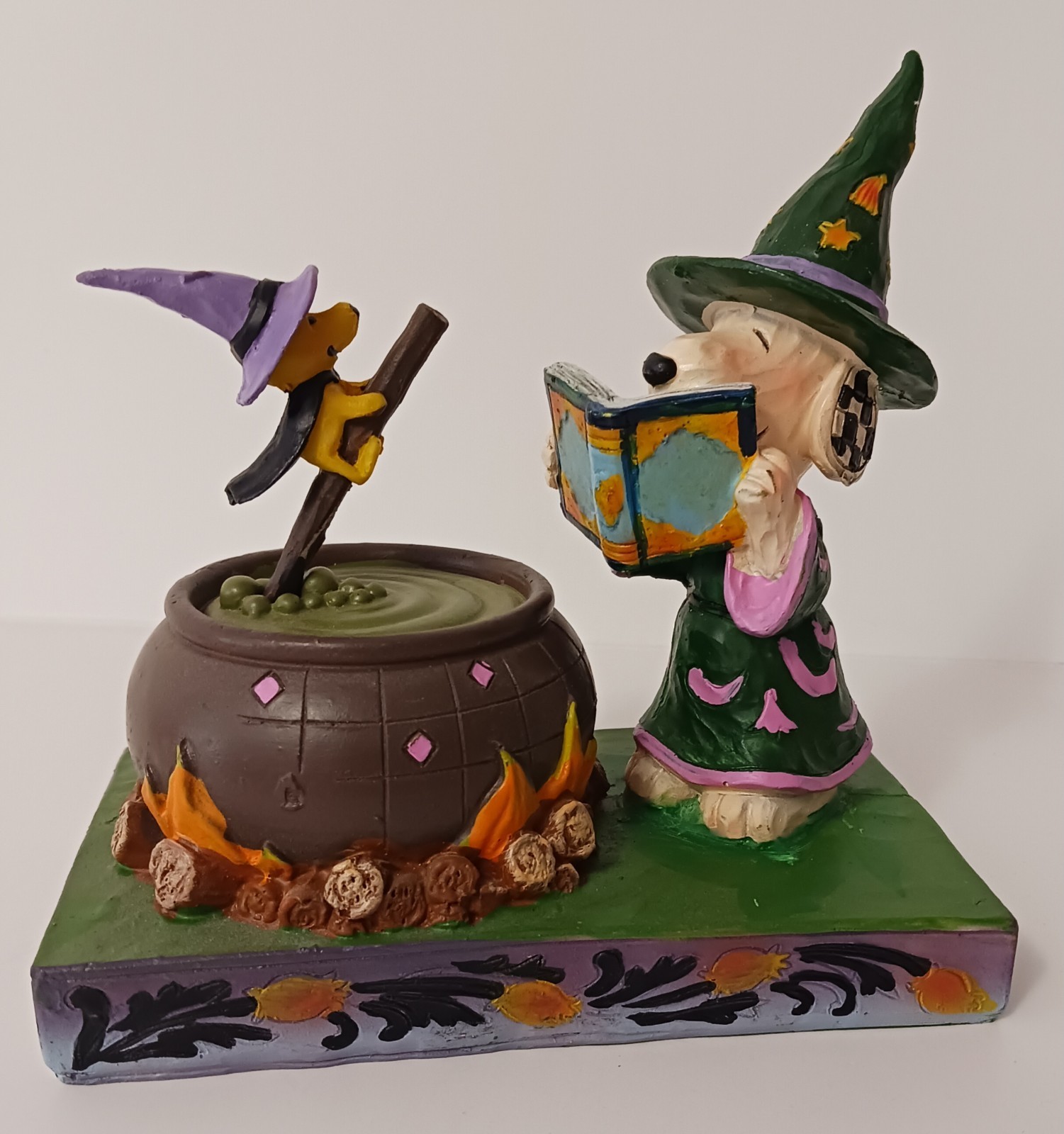 Snoopy And Woodstock Cauldron - Hand Painted - Resin Figurine - Snoopy And Woodstock Cauldron - Hand Painted - Resin Figurine -