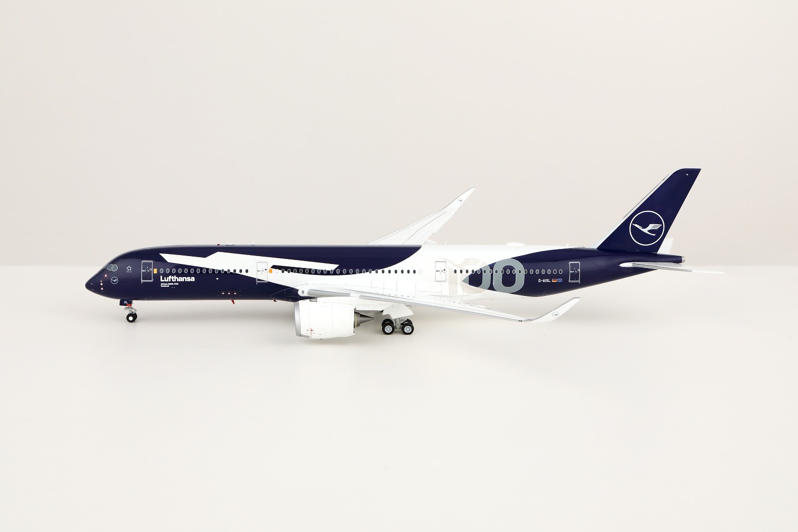 SQ Wings 1:200 Lufthansa Airbus A350-900 D-AIXL \