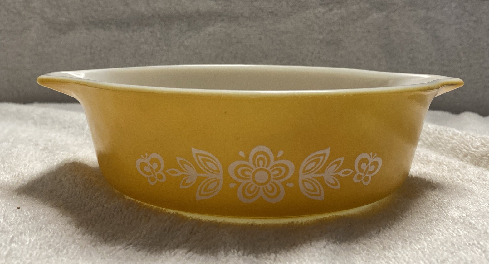 Pyrex Butterly Gold 500 ml Casserole Dish #471-B Pyrex Butterly Gold 500 ml Casserole Dish #471-B