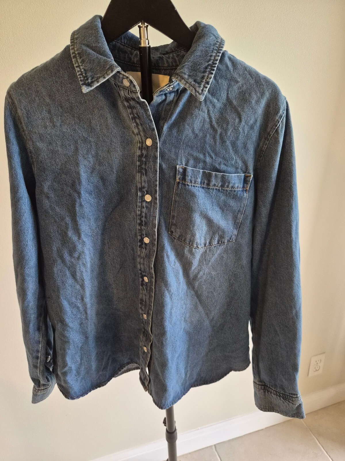 Lucky Brand Women\'s Denim Button-Up Shirt Small 0053 Lucky Brand Women\'s Denim Button-Up Shirt Small 0053