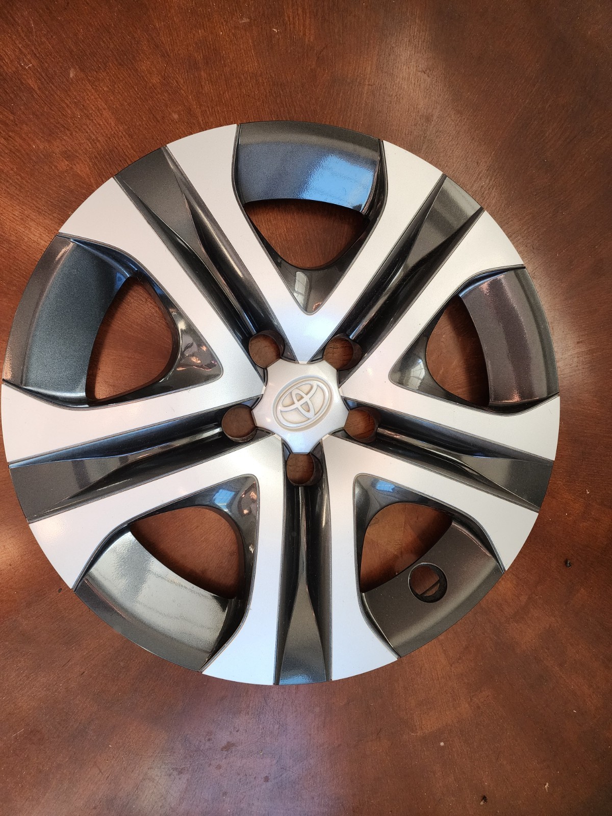 💥💥💥TOYOTA RAV4 HUBCAP 2016 2017 2018 FACTORY 17” 61179 ORIGINAL OEM 💥💥💥TOYOTA RAV4 HUBCAP 2016 2017 2018 FACTORY 17” 61179 ORIGINAL OEM