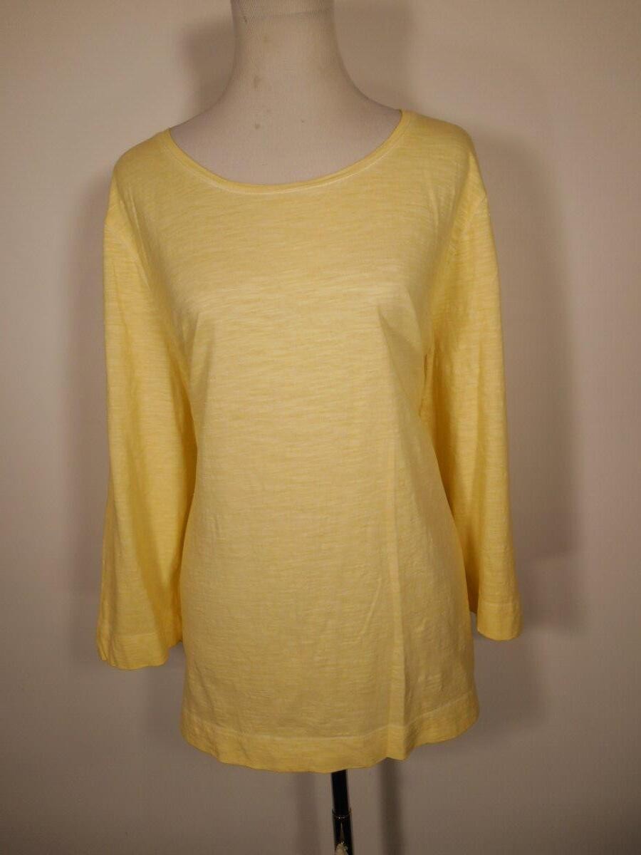Beautiful Women\'s Size 3 Chico\'s Yellow Long Sleeve Knit Top
