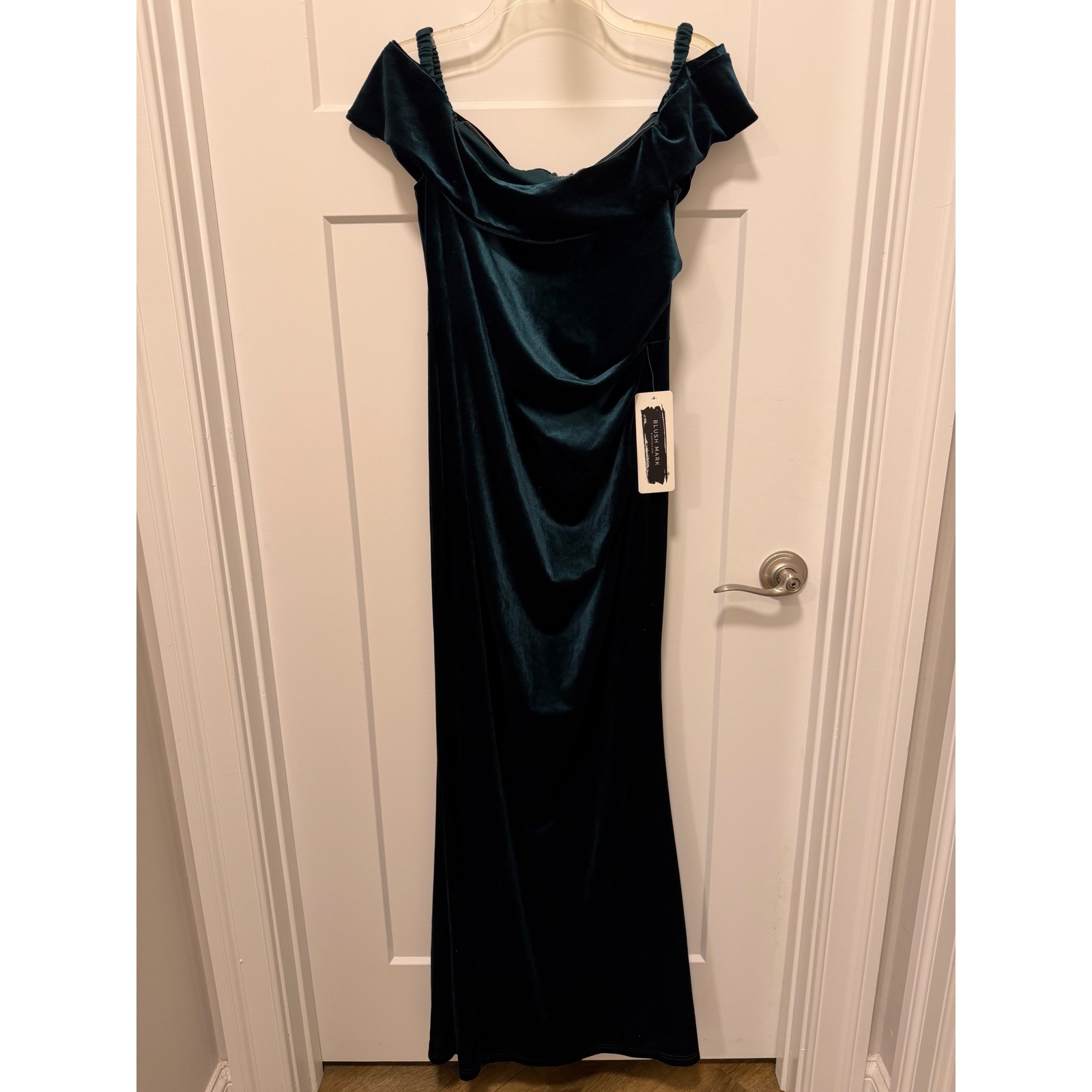 Blush Mark Emerald Green Velvet Off Shoulder Maxi Dress 0X NWT Formal Gown Blush Mark Emerald Green Velvet Off Shoulder Maxi Dress 0X NWT Formal Gown