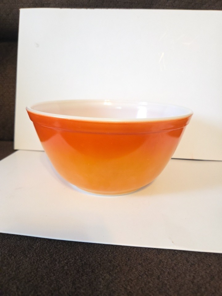 PYREX OVENWARE Flamglo 1-1/2 Quart Orange Mixing Bowl 402 Collectible U.S.A. PYREX OVENWARE Flamglo 1-1/2 Quart Orange Mixing Bowl 402 Collectible U.S.A.
