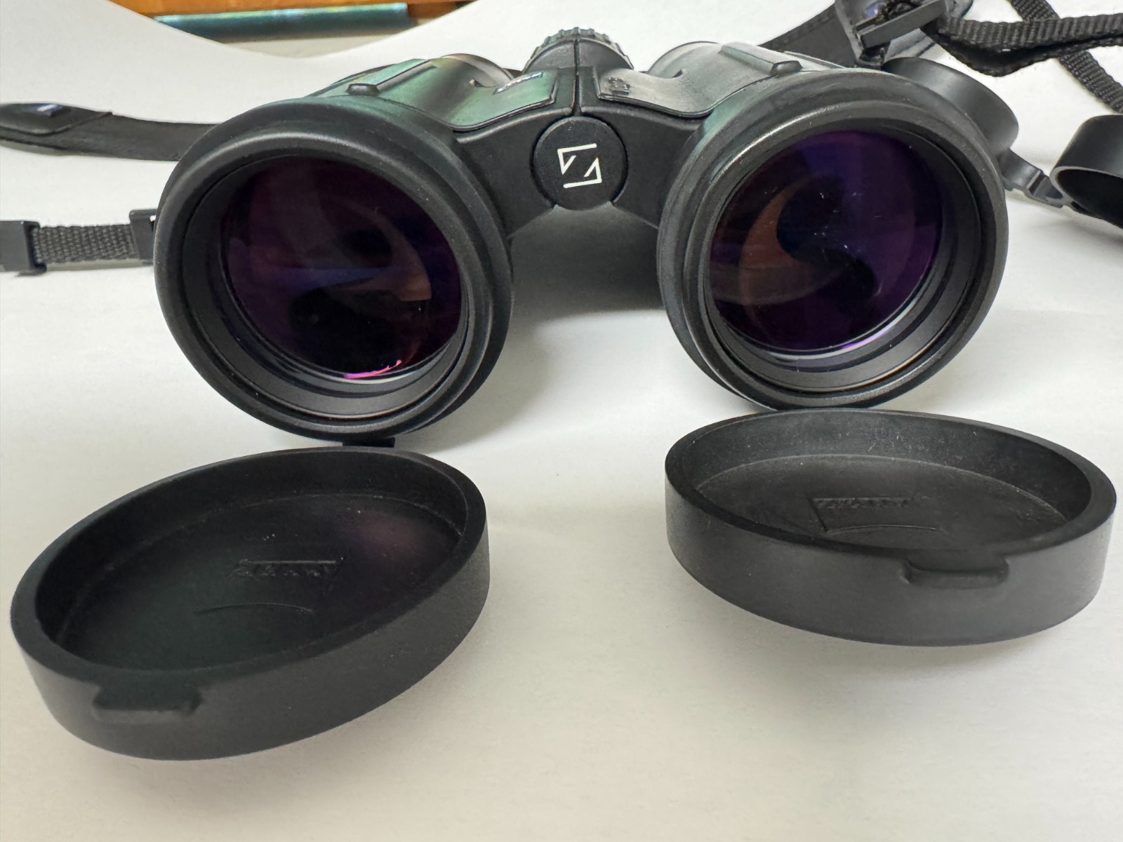 Zeiss 8x42 Victory T*FL Black Binoculars