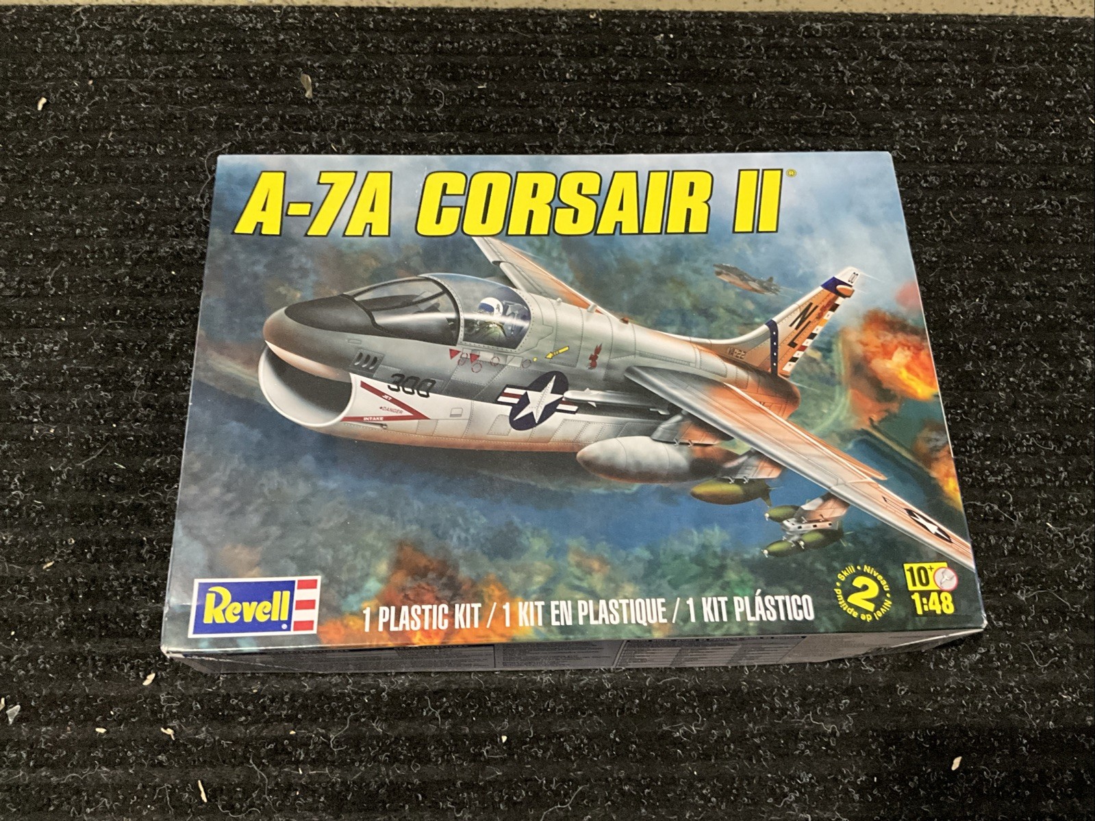 1/48 SCALE AIRPLANE MODEL KIT REVELL A-7A CORSAIR II