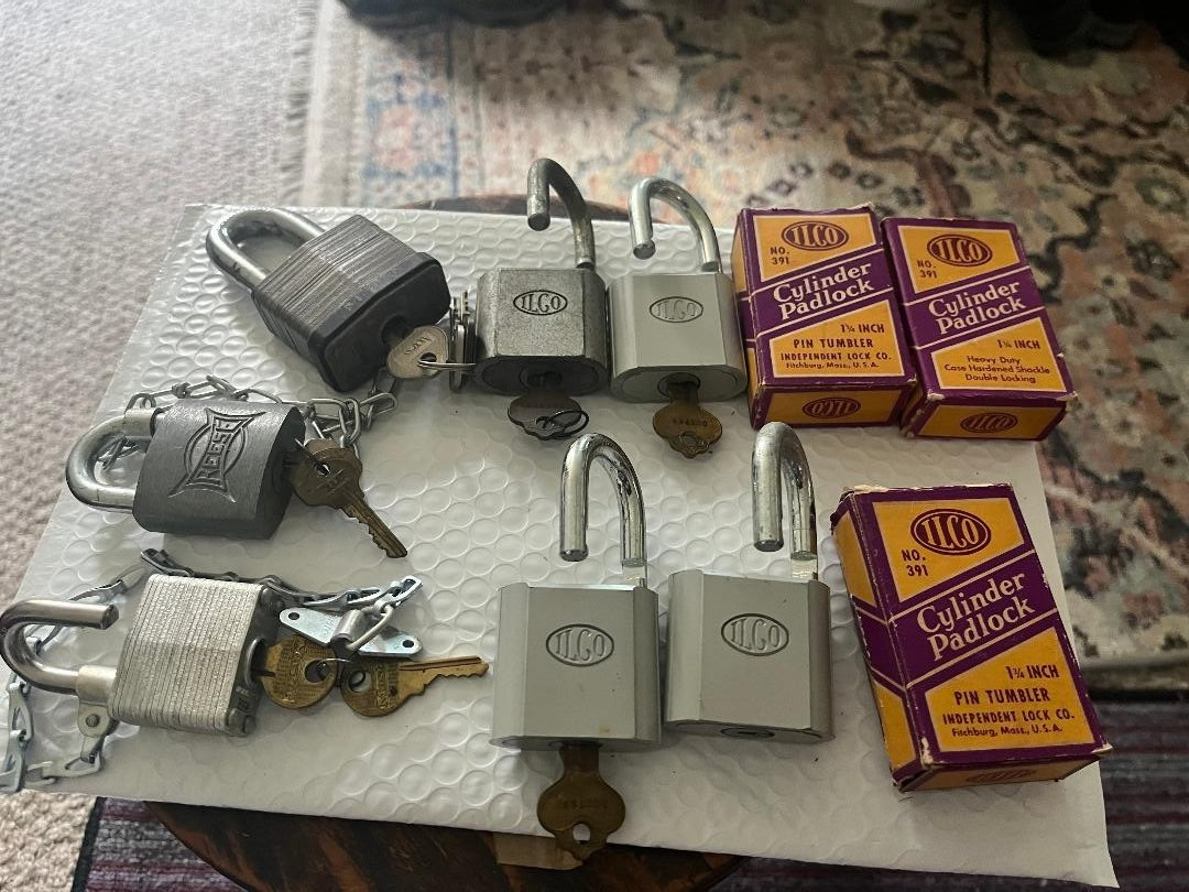 Vintage Padlock Lot (7) ILCO, MASTERLOCK, REESE, operating keys some new Vintage Padlock Lot (7) ILCO, MASTERLOCK, REESE, operating keys some new