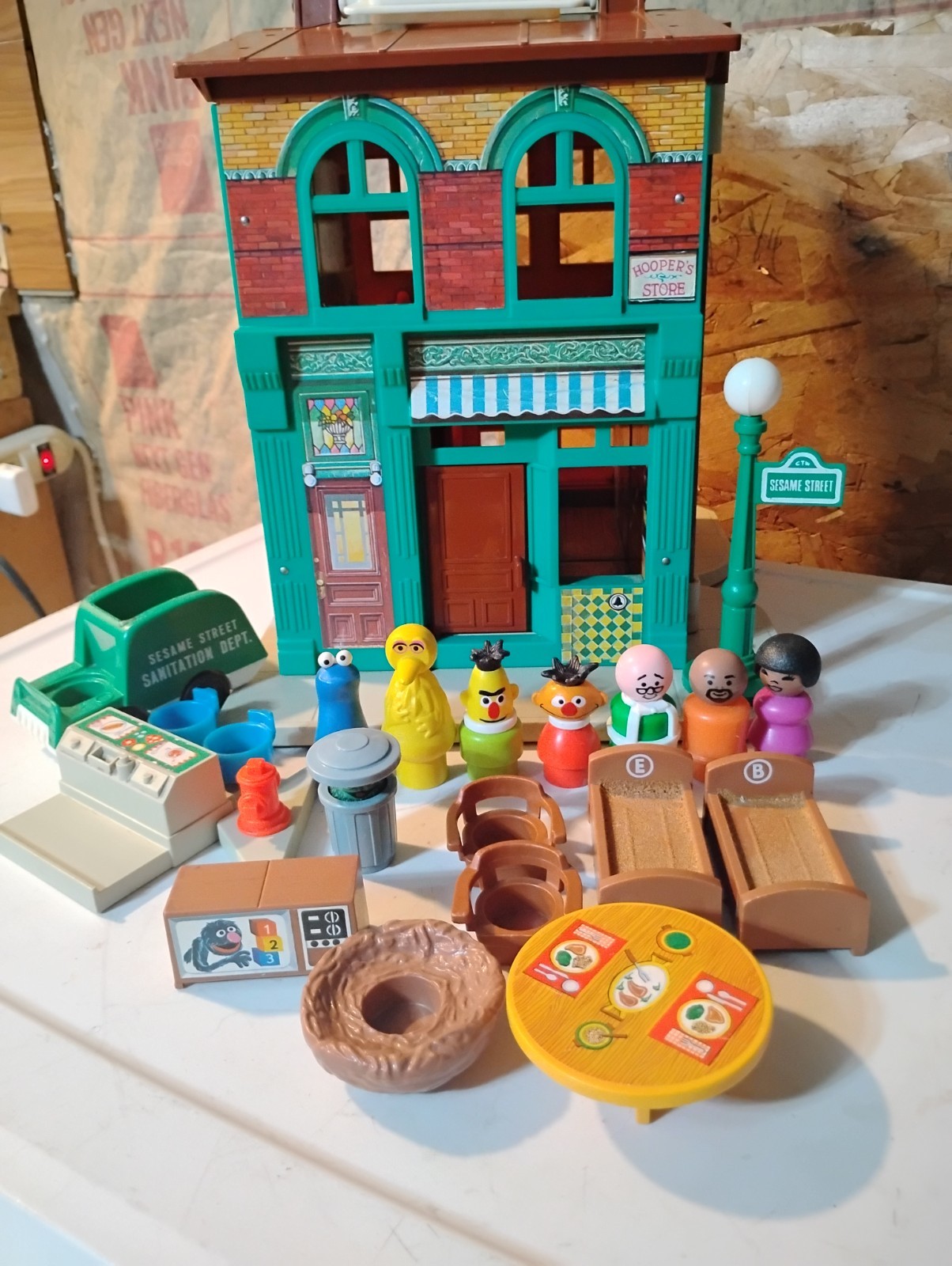 Vintage 1974 Fisher Price Play Family Sesame Street Apartment Playset #938 Vintage 1974 Fisher Price Play Family Sesame Street Apartment Playset #938