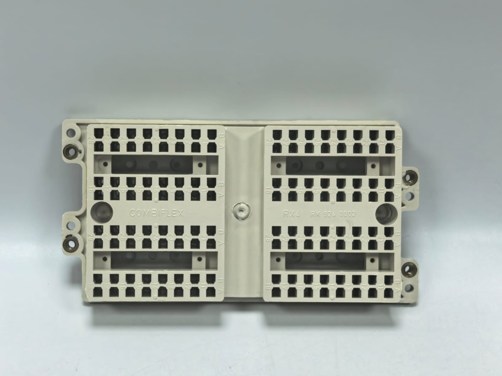 ABB RX4 RK924 0002 COMBIFLEX TERMINAL BASE SOCKET