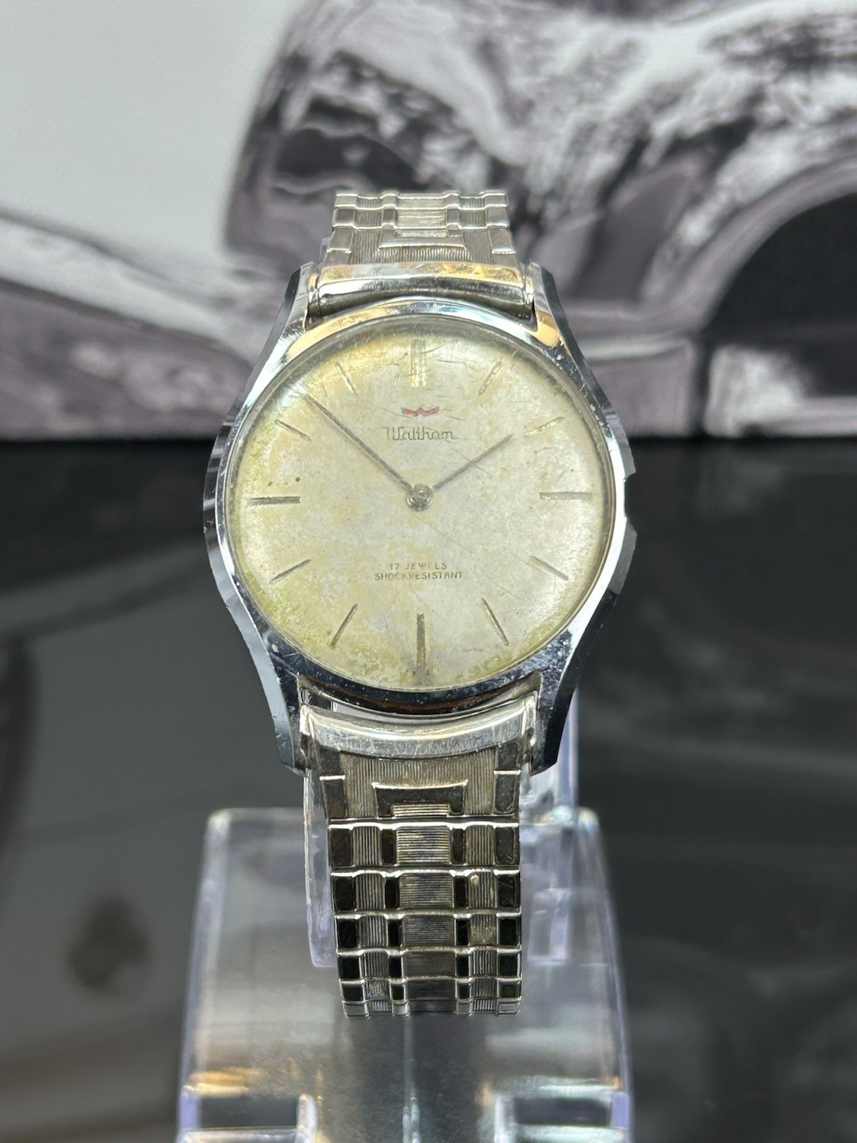 Vintage Waltham 17 Jewels Shockresistant Swiss Mechanical Watch Parts RUNS