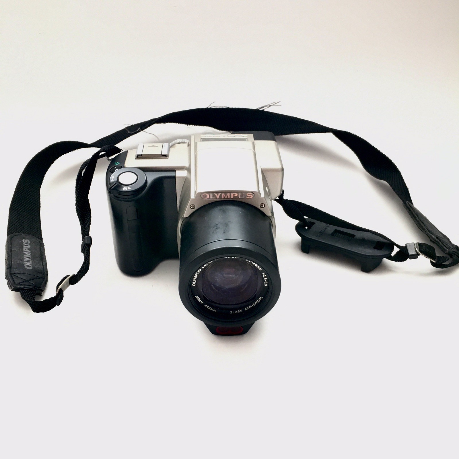Olympus CAMEDIA C-2500L 2.5MP Digital SLR Camera - Black & Metallic Silver