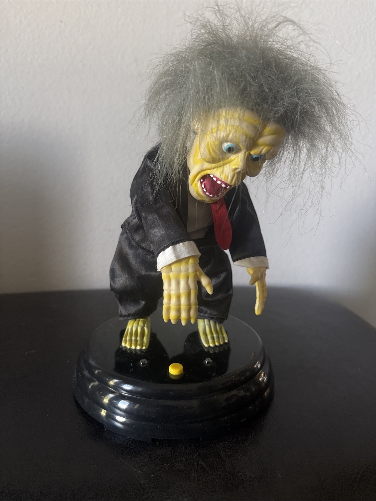 Gemmy Groovin' Ghoul Dancing Zombie Grave Raver - READ 👇 Gemmy Groovin' Ghoul Dancing Zombie Grave Raver - READ 👇