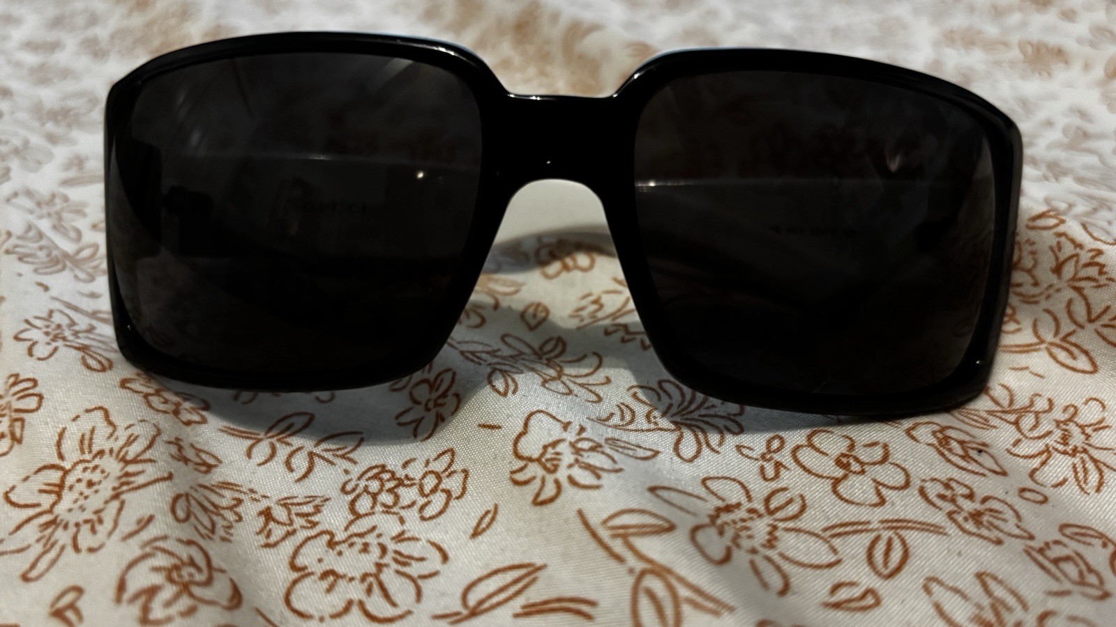 Gucci Sunglasses Early 2000s Model GG 2563 Made In Italy No Case