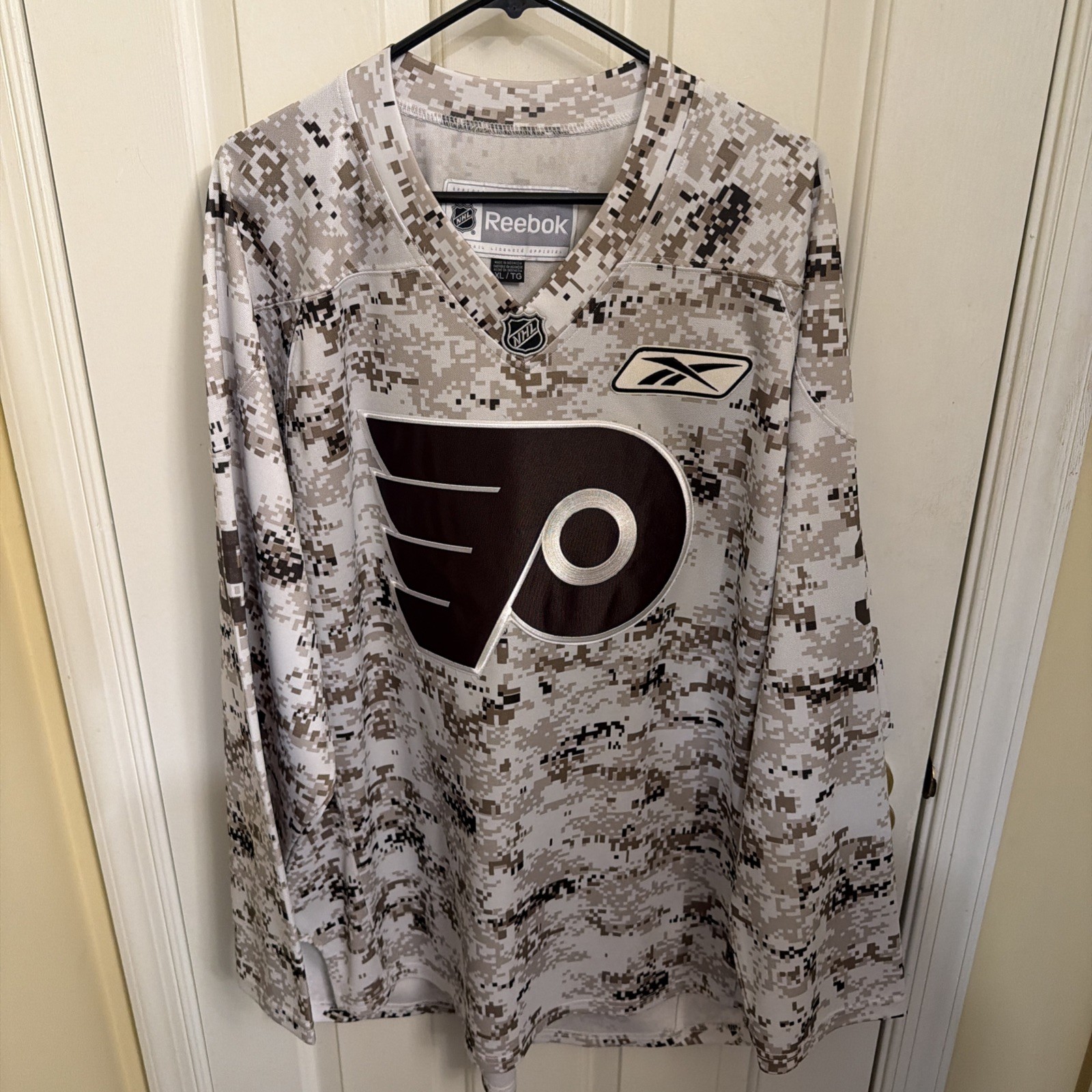 SERGEI BOBROVSKY PHILADELPHIA FLYERS REEBOK CAMO JERSEY XL