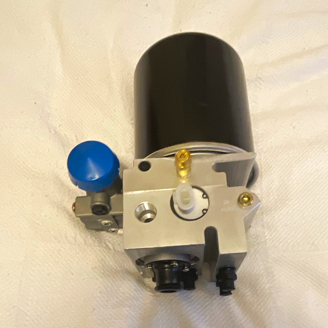 AD/IS Air Dryer, Replaces Part Number 801266, Pete And KW, New In Box AD/IS Air Dryer, Replaces Part Number 801266, Pete And KW, New In Box