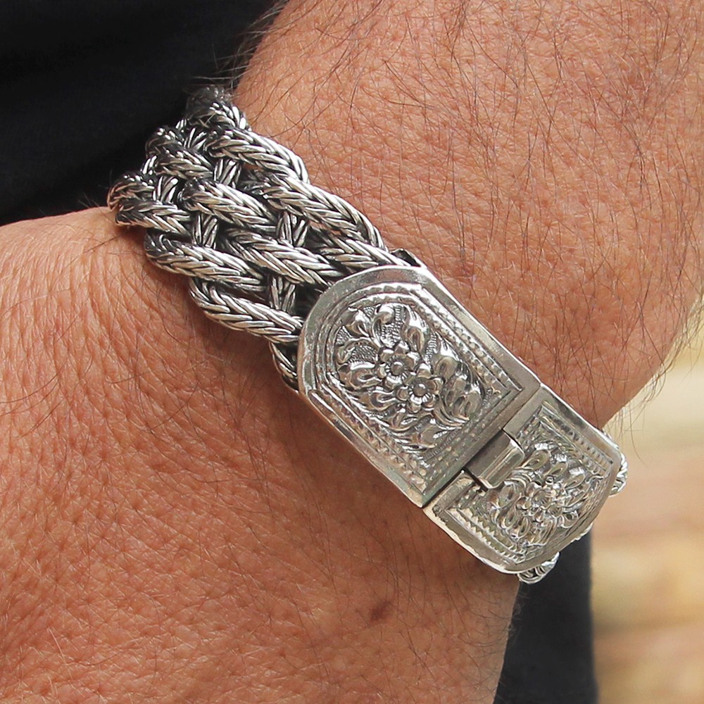 Gorgeous High-Quality Braided Bracelet, made of Solid 925 Sterling Silver.
