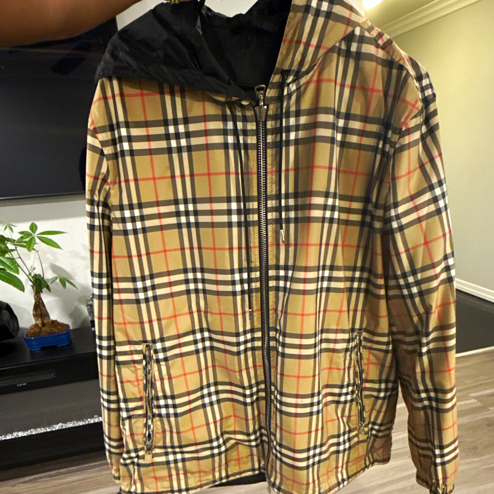 Burberry Reversible Hooded Check Windbreaker Jacket Full Zip Beige/Black L