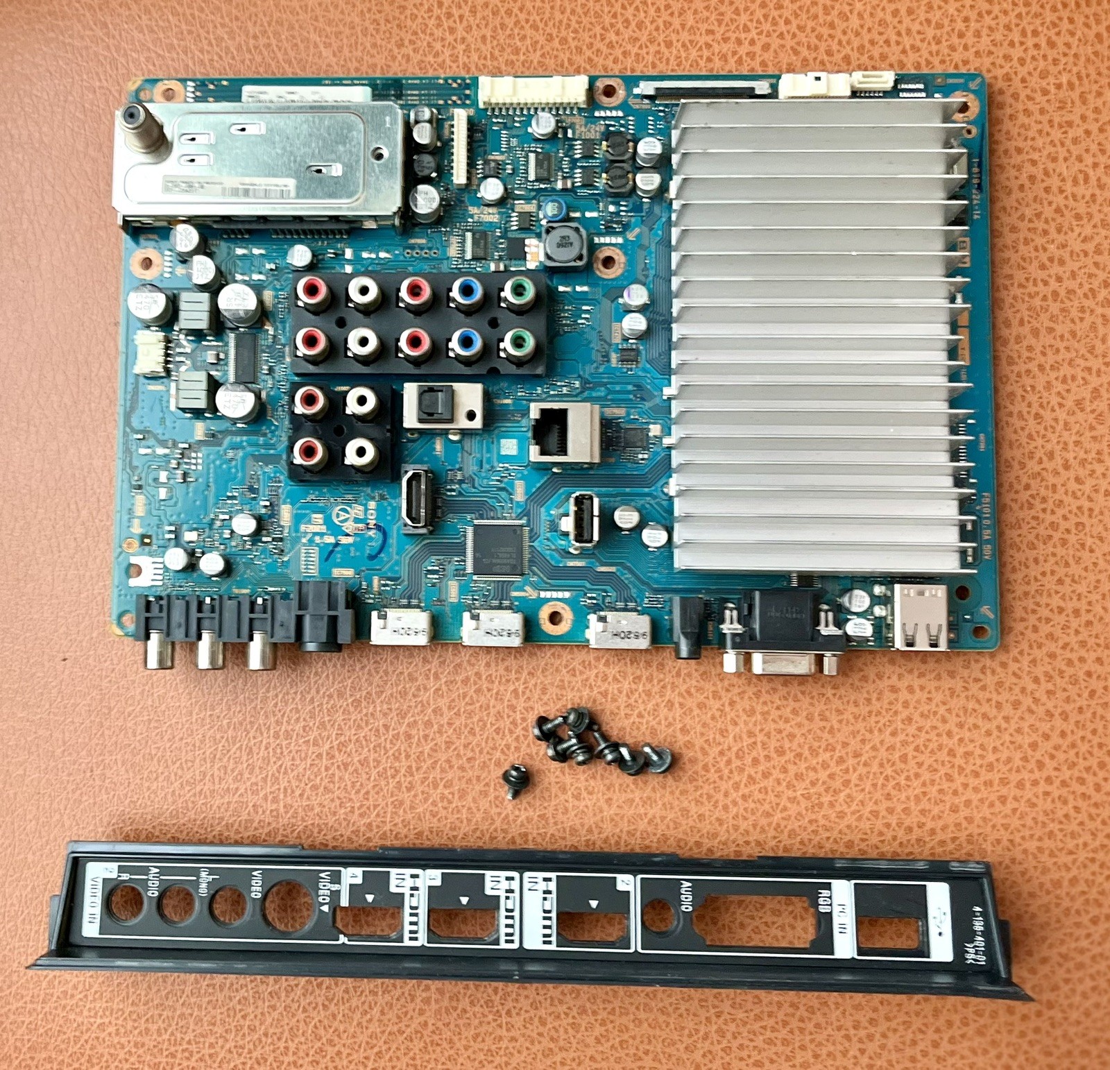 Sony A-1727-318-A BM3 Main Board for KDL-32XBR9 A1660699A OEM Tested Sony A-1727-318-A BM3 Main Board for KDL-32XBR9 A1660699A OEM Tested