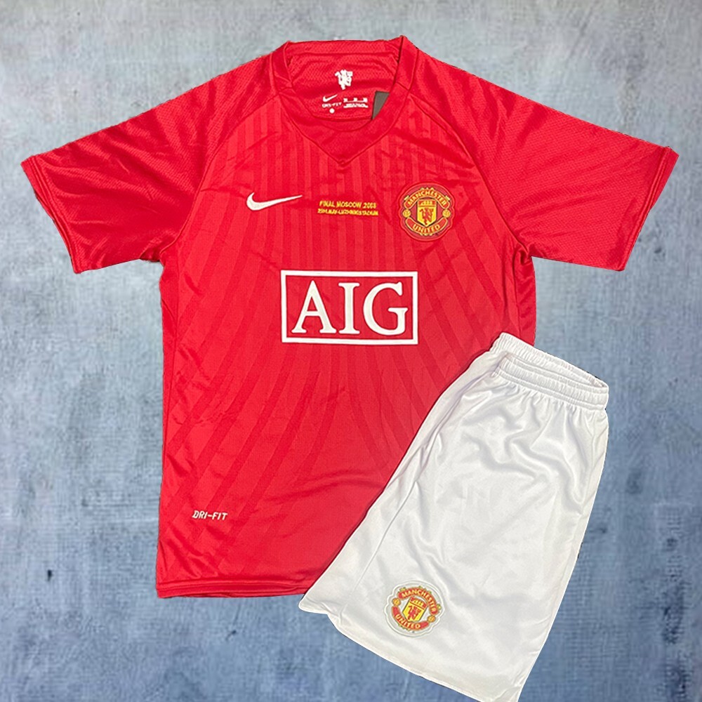 2018 Manchester United Kids Retro Home Soccer Kit - Cristiano Ronaldo Edition 2018 Manchester United Kids Retro Home Soccer Kit - Cristiano Ronaldo Edition