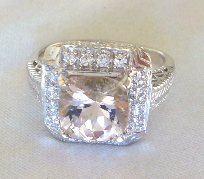 Sparkling 14k White Gold Natural Morganite Halo Ring - 4.87 gms, Sz 8, 2.30 ctw