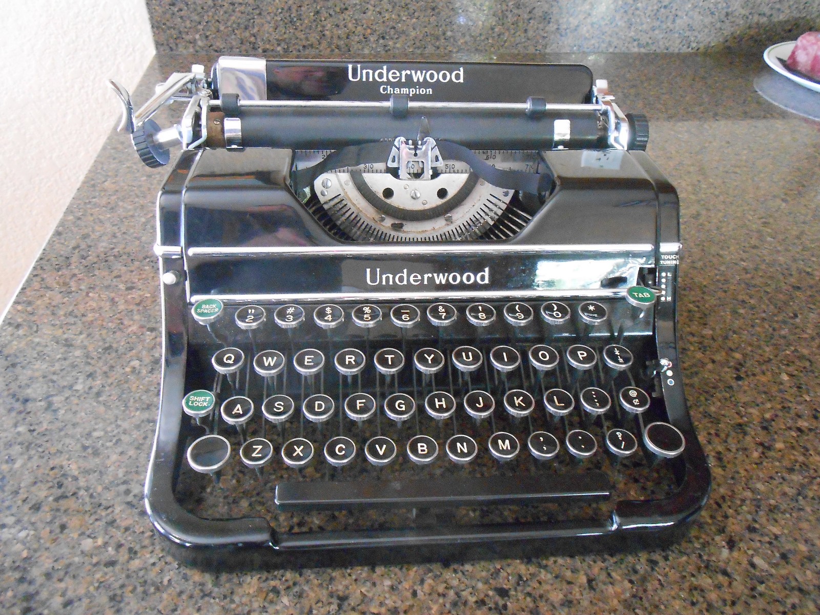 antique UNDERWOOD CHAMPION Typewriter & Case in Good Working Condition *REPAIR*