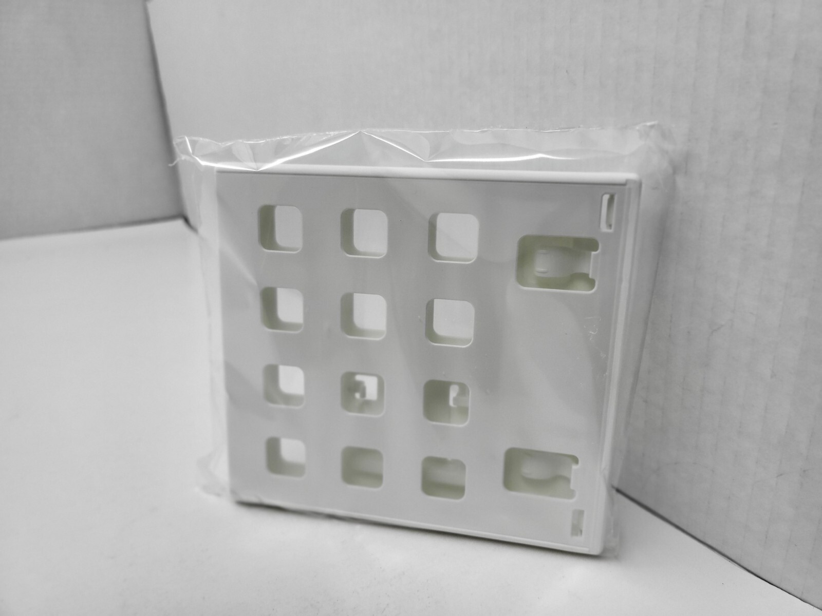 MINT NEW SEALED Official OEM Nintendo White 3DS Replacement Video Game Case