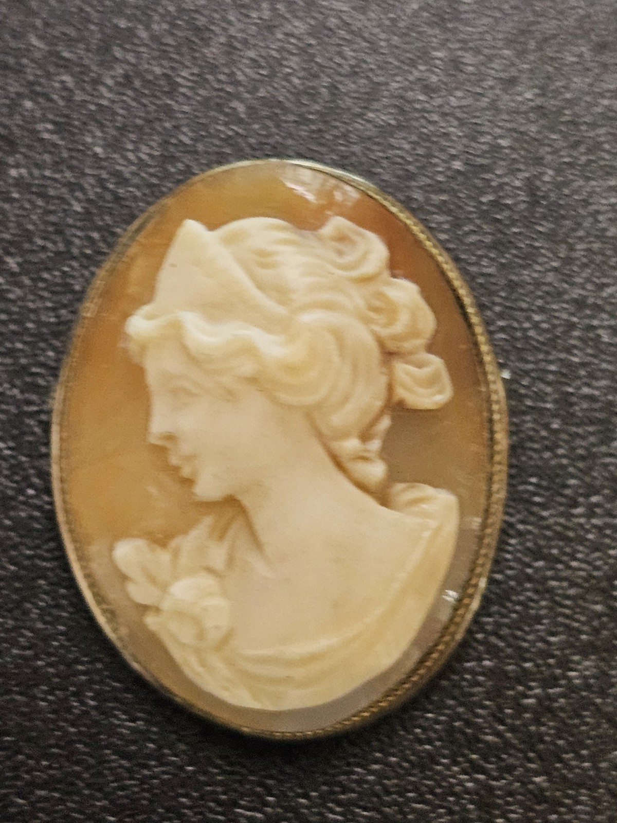 Hand Carved Italian Vintage Shell White Lady Cameo Brooch Pin Necklace Silver Hand Carved Italian Vintage Shell White Lady Cameo Brooch Pin Necklace Silver