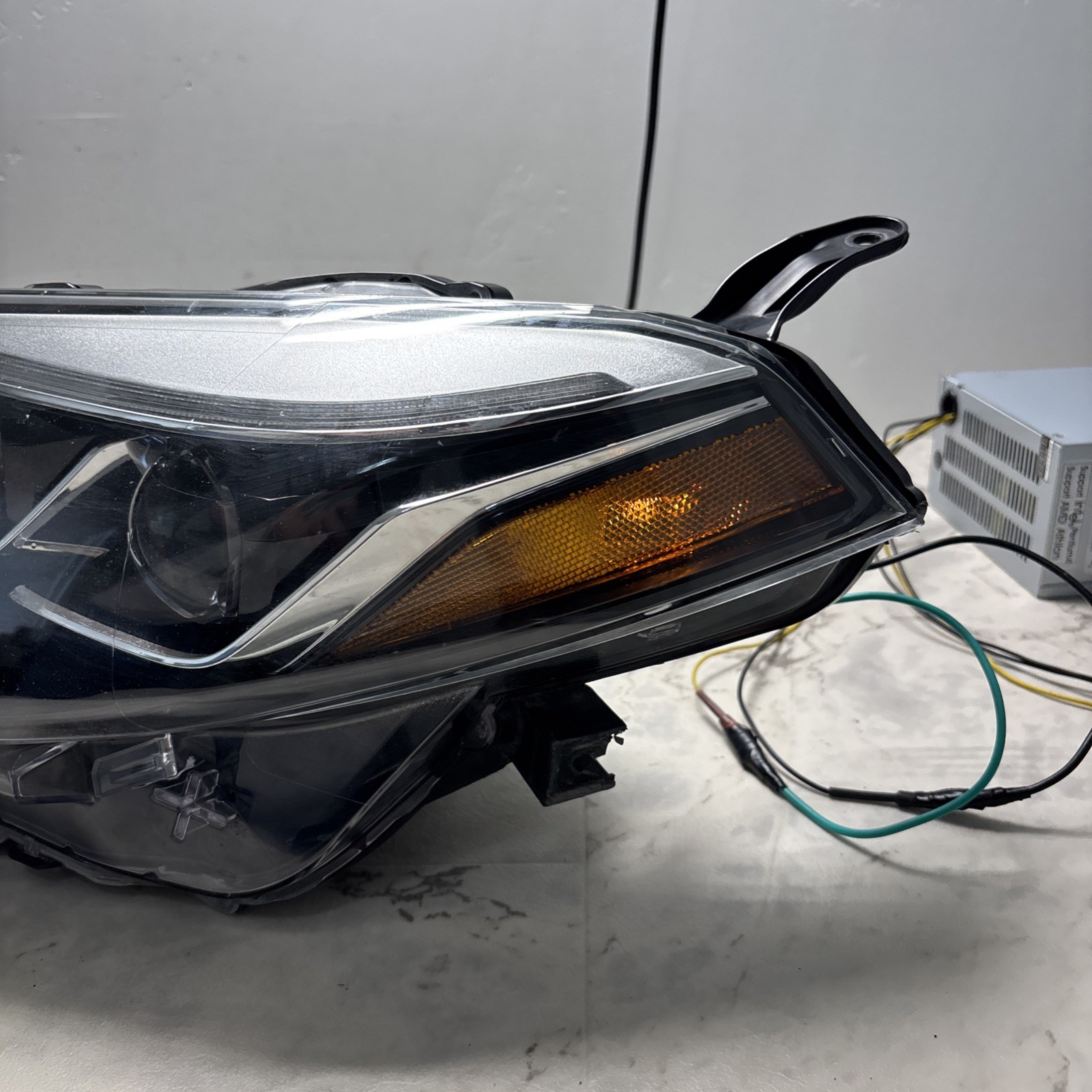 2017-2019 TOYOTA COROLLA MULTIPLE LED LEFT / DRIVER HEADLIGHT  Read Description