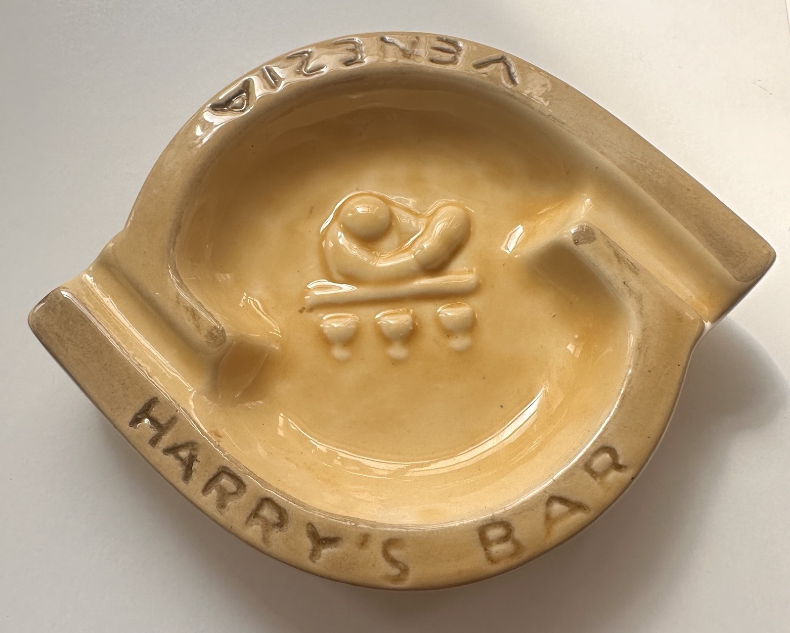 Harry’s Bar Venezia Venice, Italy MCM Yellow Ceramic Ashtray Signed 6.5 Harry’s Bar Venezia Venice, Italy MCM Yellow Ceramic Ashtray Signed 6.5