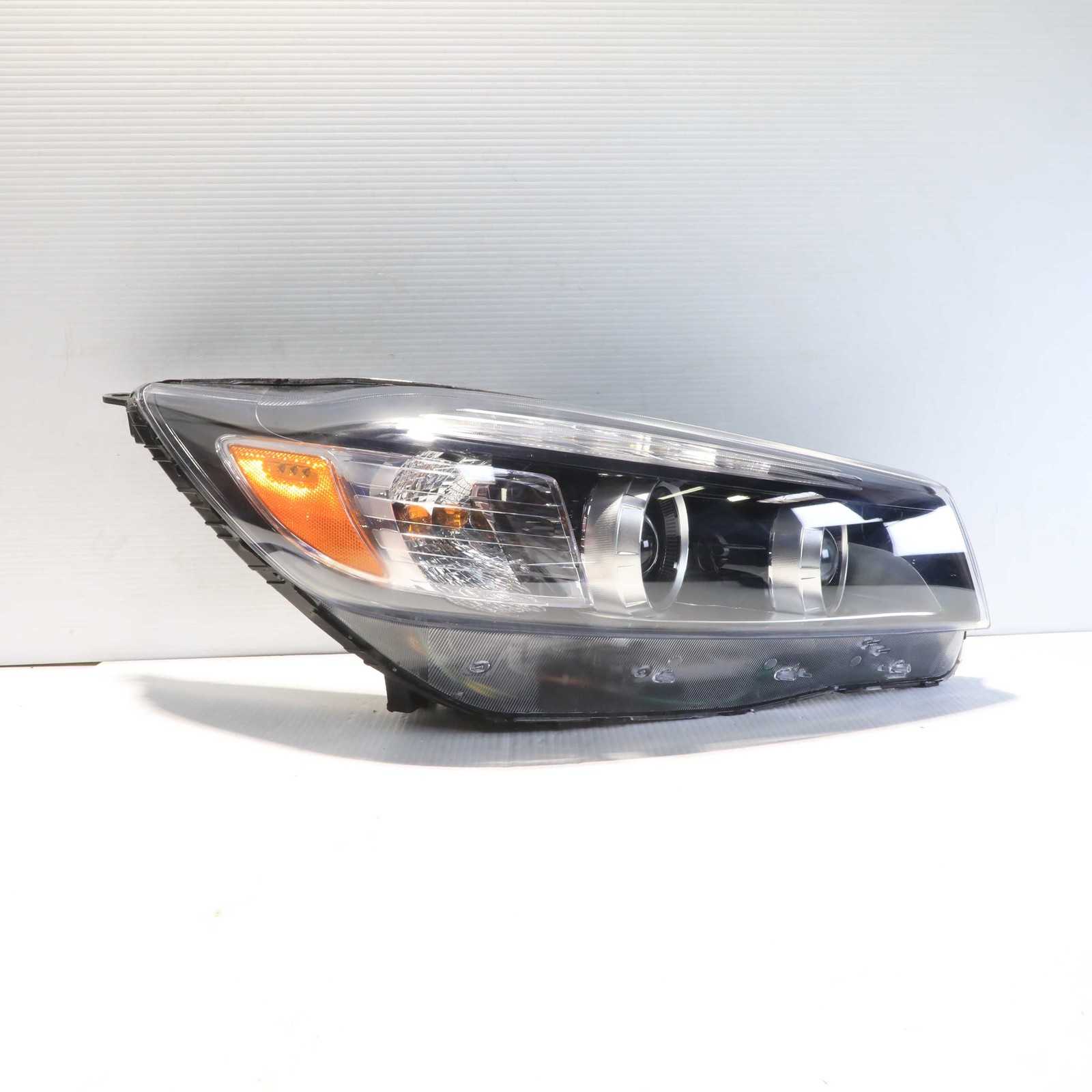 2016-2018 Kia Sorento LED Right Side Headlight Assembly OEM 92102-C6000