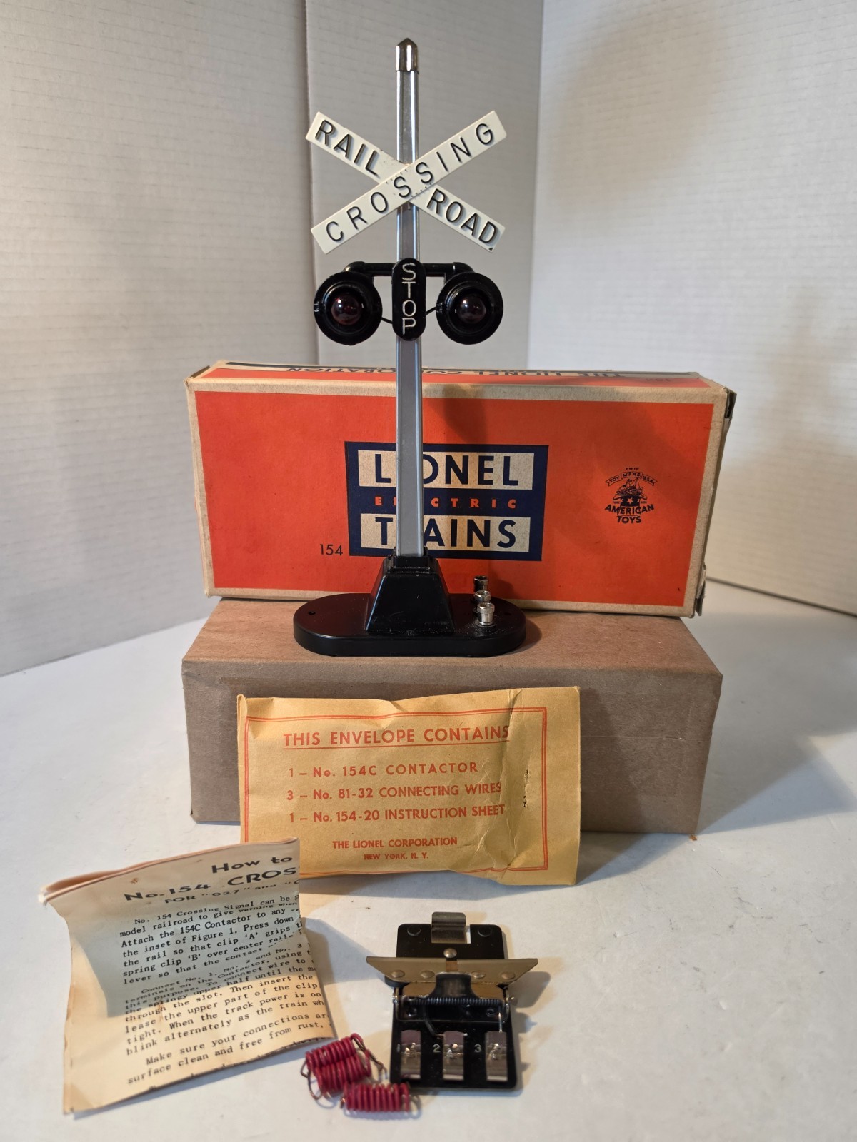 Vintage 1950\'s Lionel Postwar No.154 Automatic Road Crossing Signal New OB Var D Vintage 1950\'s Lionel Postwar No.154 Automatic Road Crossing Signal New OB Var D