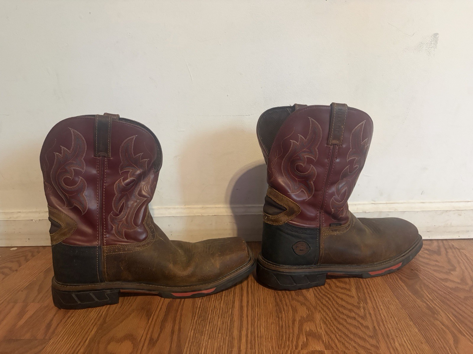 “Justin Boots” Men's Western Boots Brown with Red Shaft US Size 13D MPN WK 4643