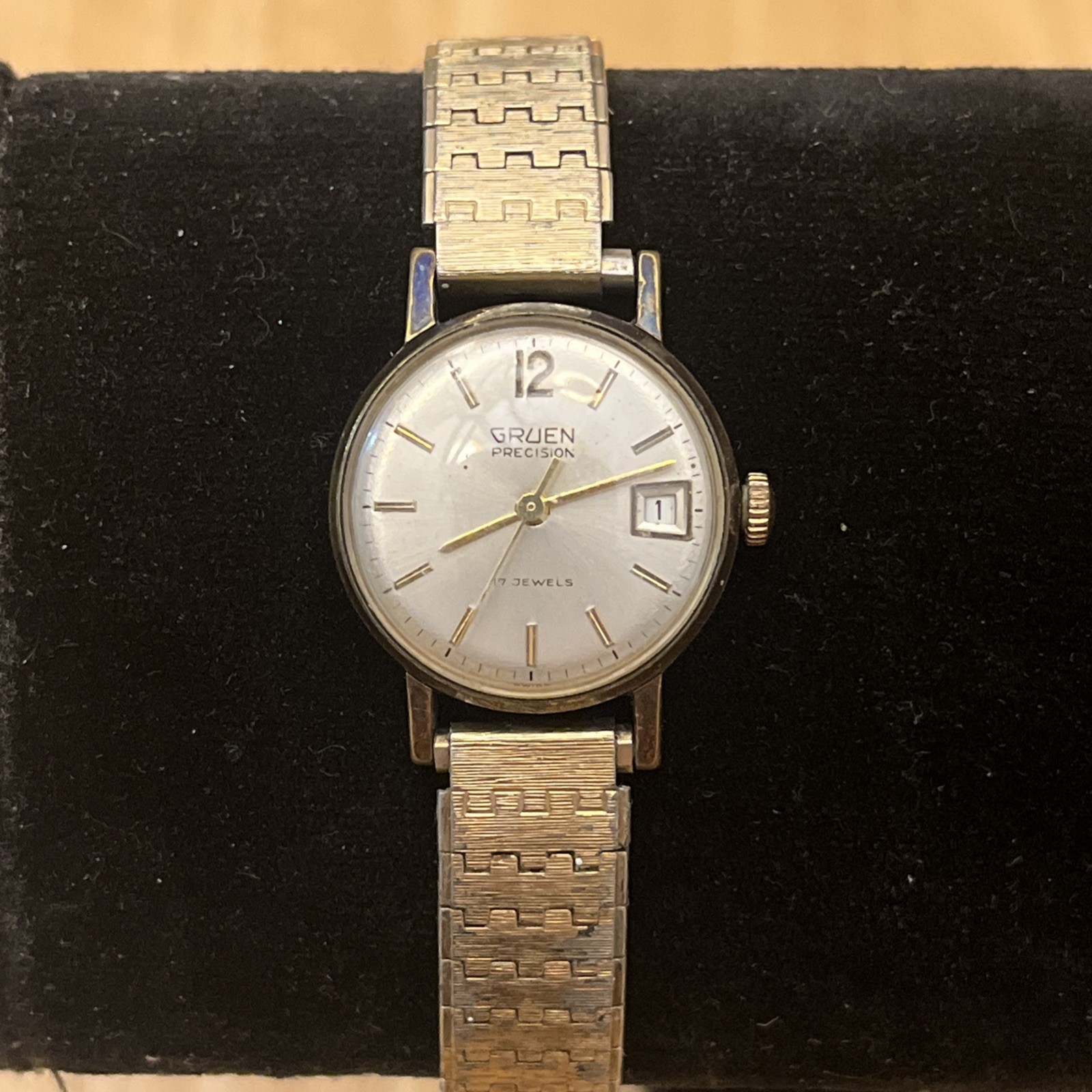 Vintage Gruen Precision 17J Mechanical Women\'s Wrist Watch Runs 22mm