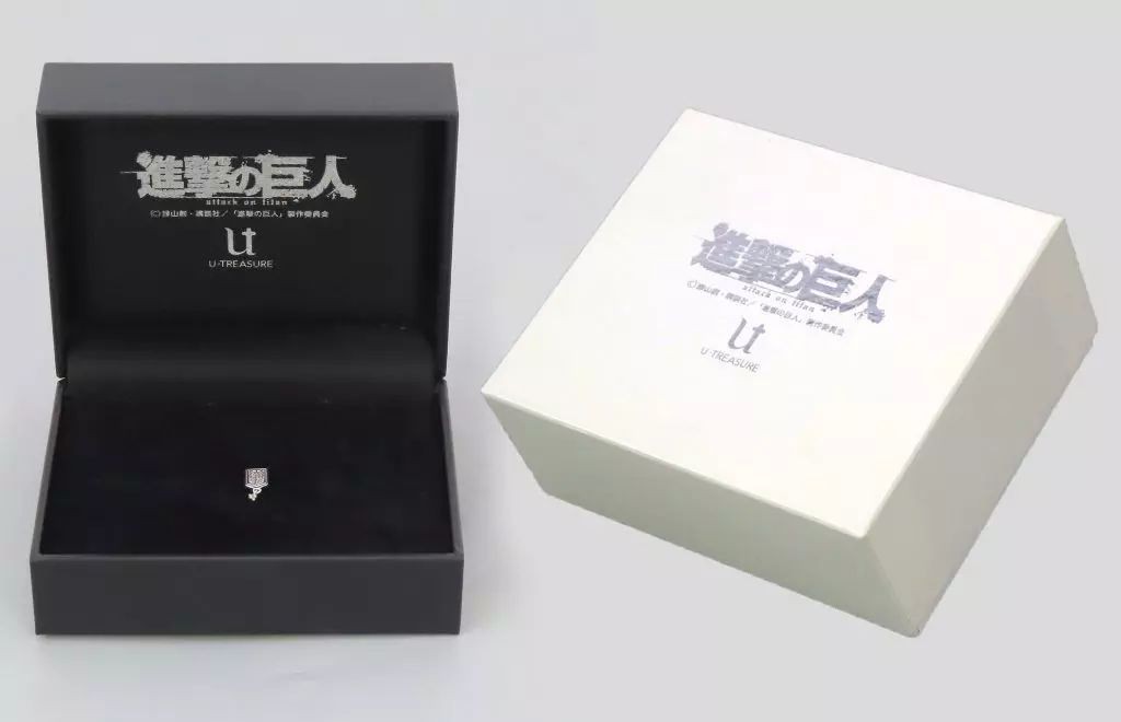 U-TREASURE Attack on Titan Jean Kirstein Peridot Silver Wing Earrings One Side
