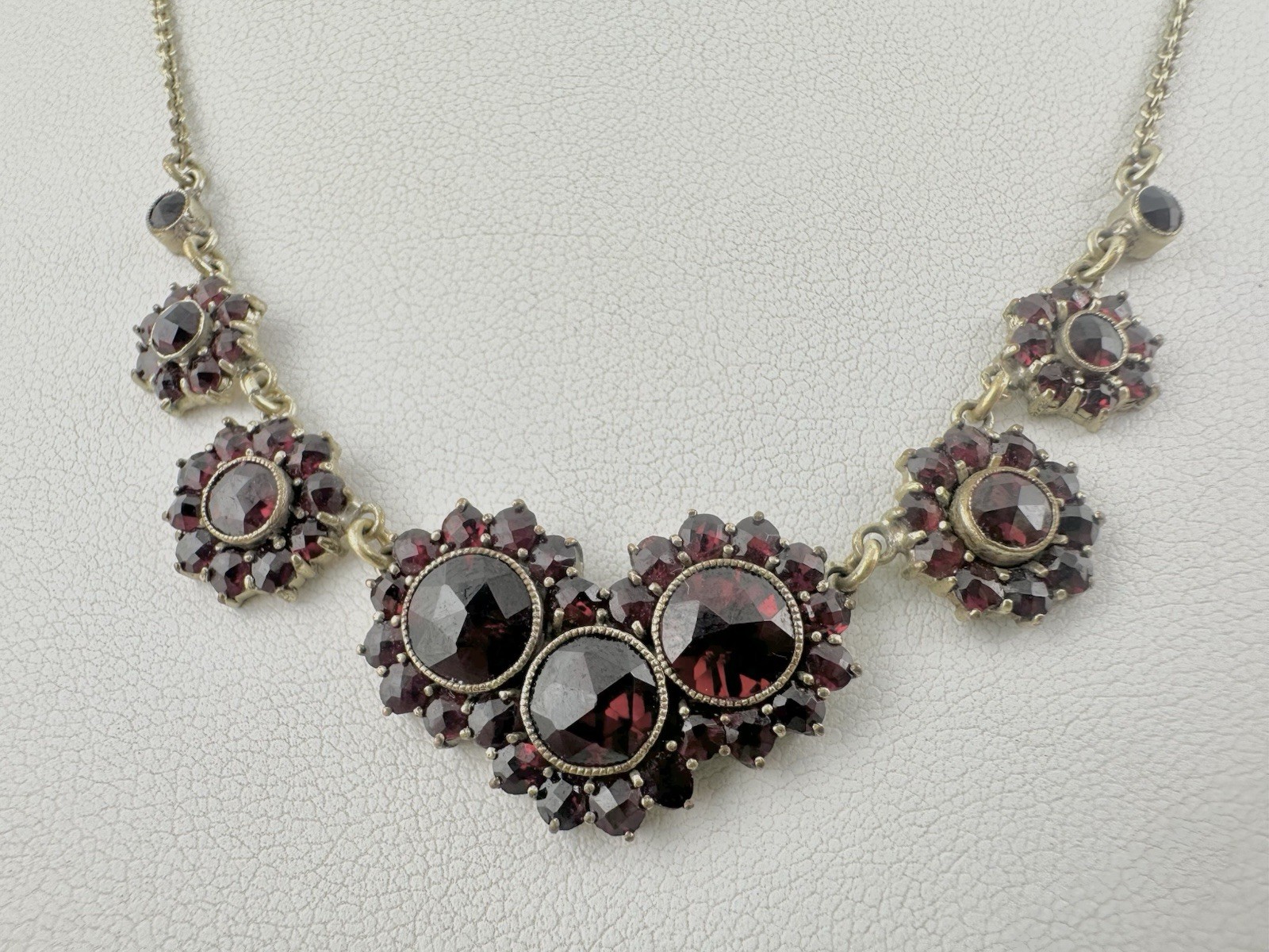 Antique Victorian Bohemian Garnet Cluster Collar Necklace Unsigned 16in Read