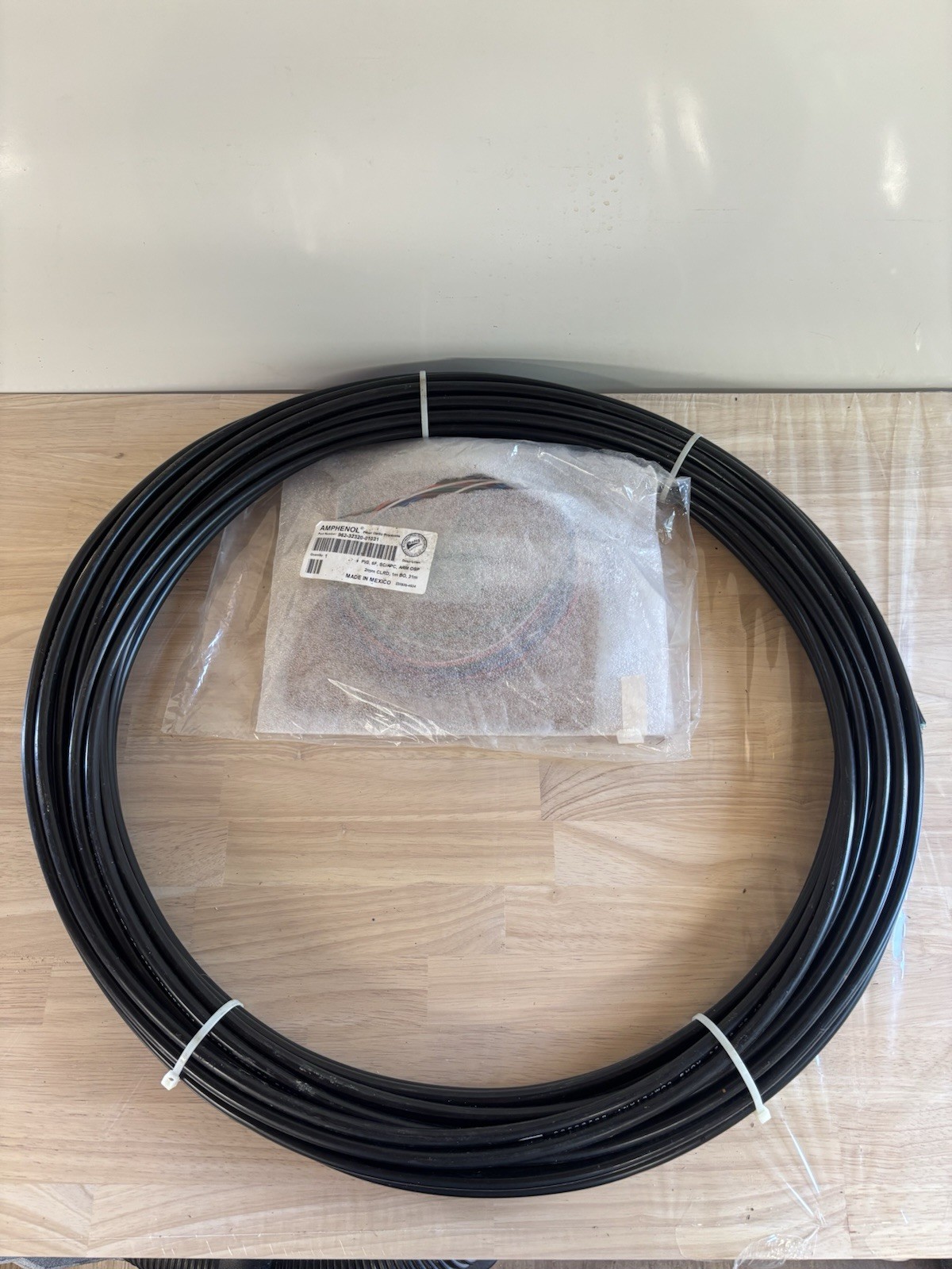 Amphenol Part number 962-32320-01031 PIG, 6F, SC/APC, ARM, OSP. 2mm CLRD, 1mBO, Amphenol Part number 962-32320-01031 PIG, 6F, SC/APC, ARM, OSP. 2mm CLRD, 1mBO,