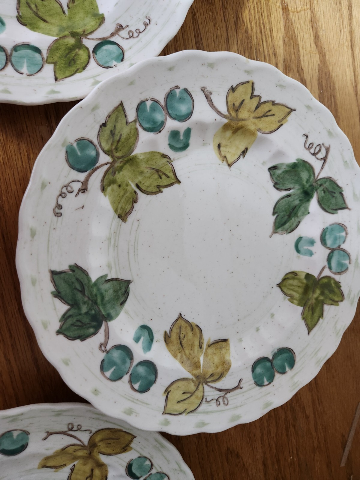 Vintage Metlox Vernon Ware Vineyard Pattern Salad Plates Qty of 14 - Very Good Vintage Metlox Vernon Ware Vineyard Pattern Salad Plates Qty of 14 - Very Good